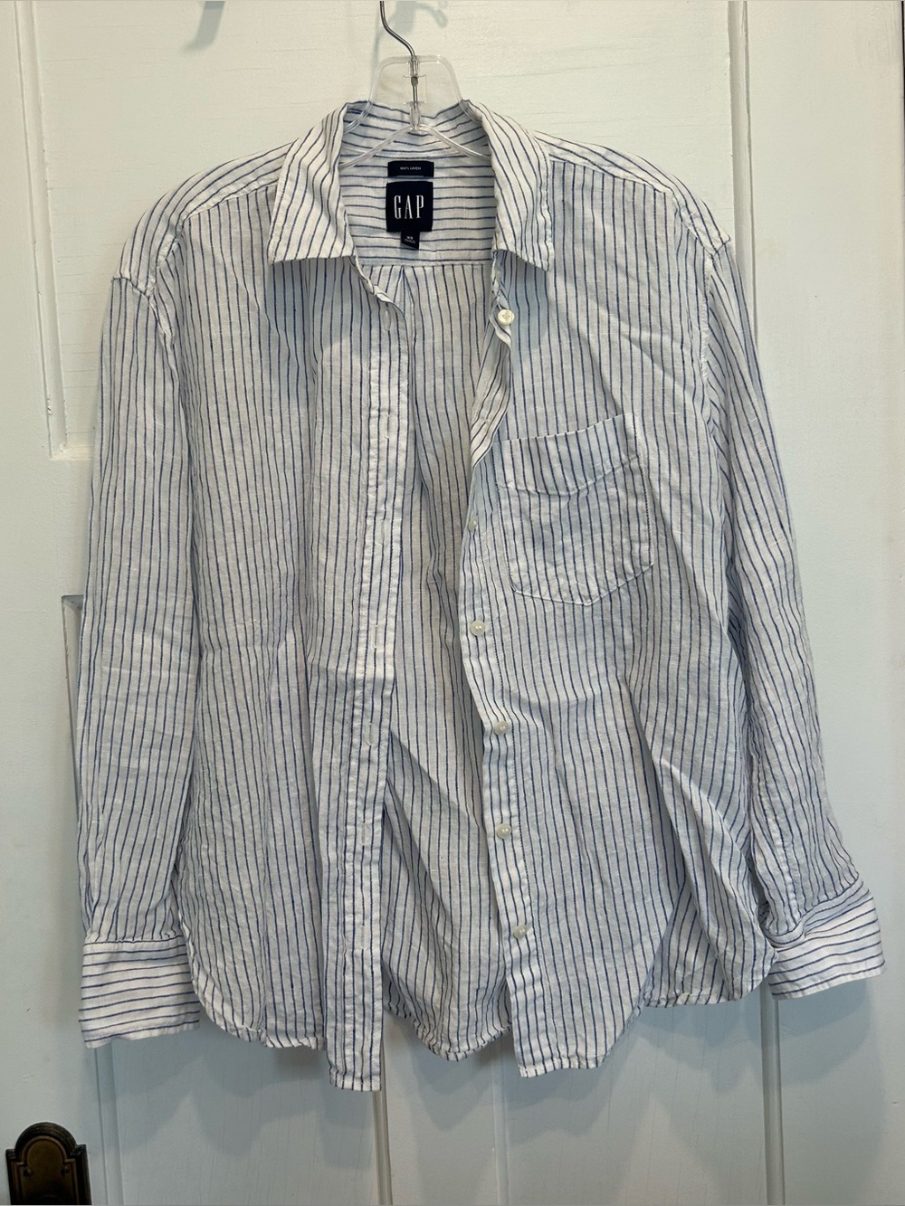 GAP 100% Linen Relaxed Button Down Shirt-White with Blue Stripes - Picture 4 of 6